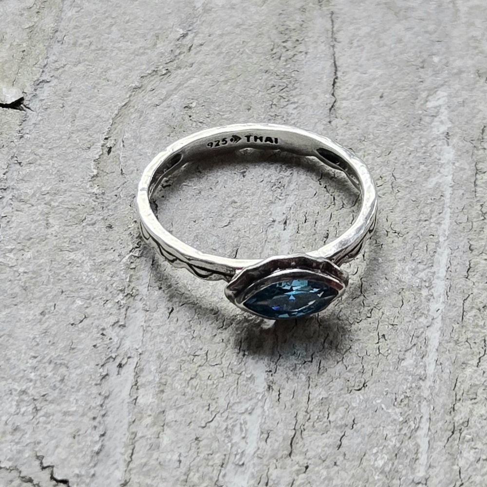 Silpada Sterling Silver Ring - Picture 2 of 5